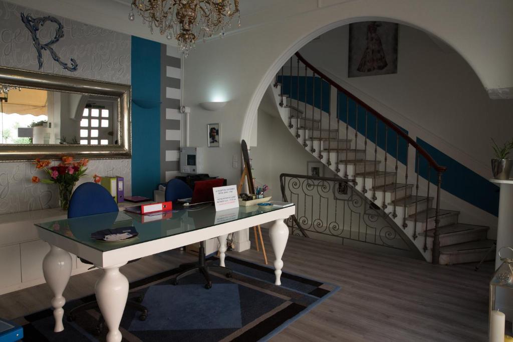 רוקברון-קאפ-מרט Hotel De Charme Regency מראה חיצוני תמונה